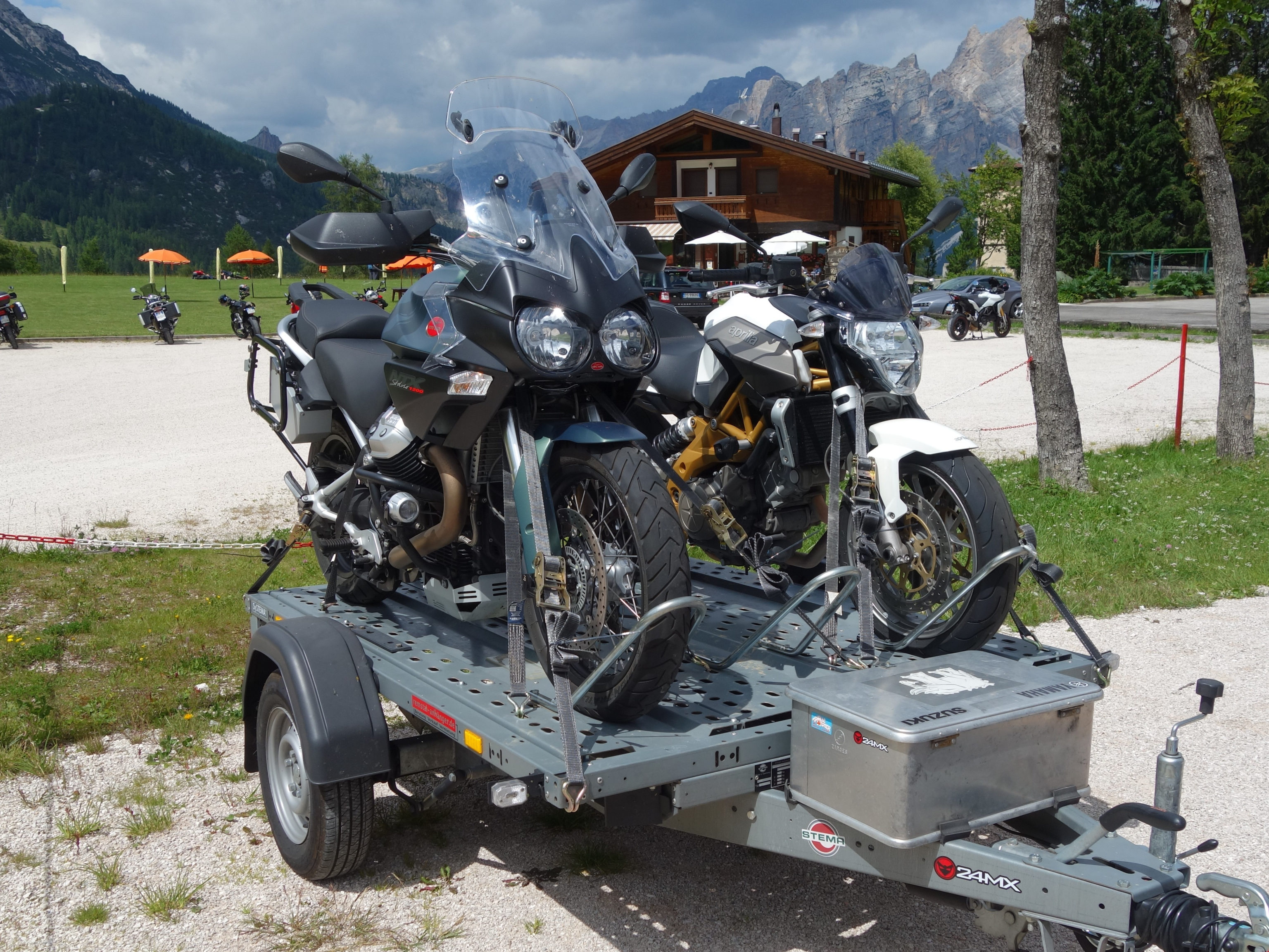 Die Suche nach dem besten Motorrad-Anhänger bis 750 kg - Kurviger